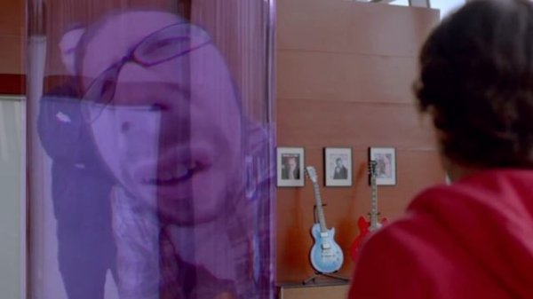 Галографический звонок Гэвина Бэлсона и Нельсона Башки. Когда качество интернета подводит..