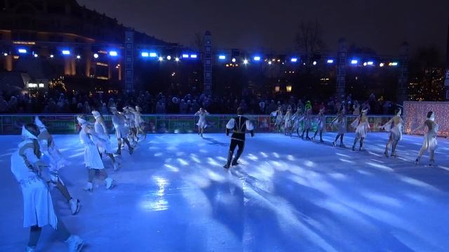 Лебединое Озеро(Зима в Москве,Ледовые Шоу,Площадь Революции,03.01.2025) смотреть онлайн