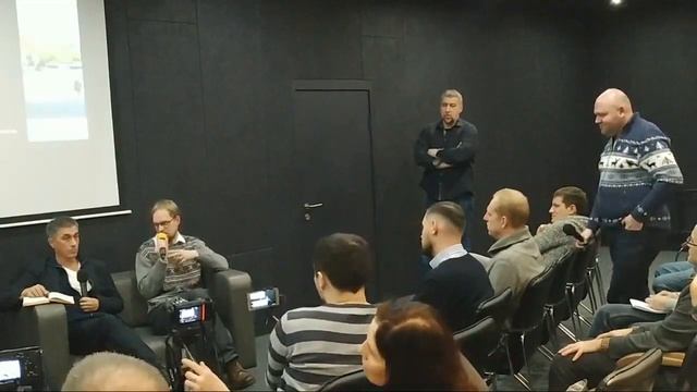 Города и "прямая демократия": Ральф дю Лонг смотреть онлайн