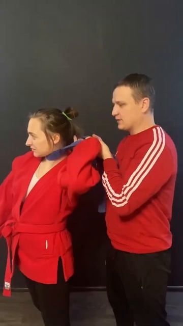 Как защитить себя от удушения сзади #женскаясамооборона #самооборона #самооборонадляженщин #спб смотреть онлайн