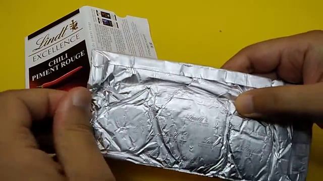 Lindt EXCELLENCE Chili Piment Rouge chocolate unboxing - Daraz Unboxing смотреть онлайн