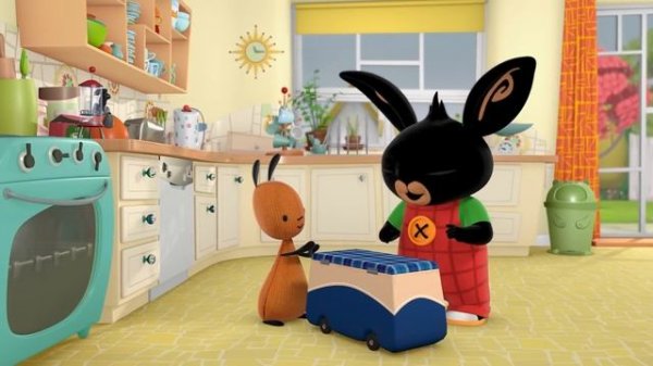 Бинг бегает с воздушным шариком! | Бинг Русском