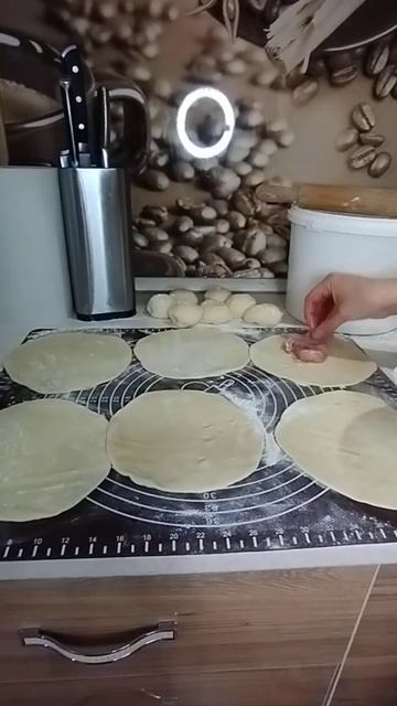 Сегодня татарская кухня😊"Элеши" смотреть онлайн