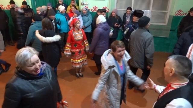 Марийский танец. Магашлы-Алмантаево. Радуют Г. Юмаев и Слава Имаев. Видео Василия Хайбуллина смотреть онлайн