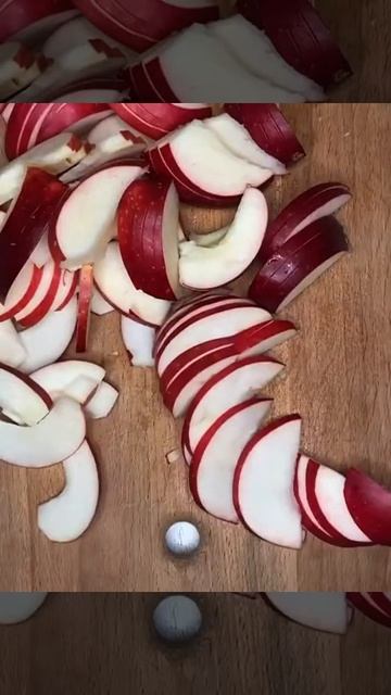 Рецепт "Яблочные розочки" смотреть онлайн