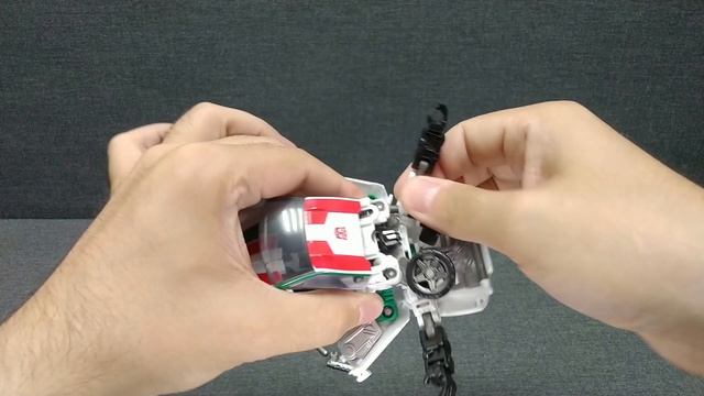 Обзор трансформера Wheeljack - Deluxe Class - Generations. Музей Р-ТФ.