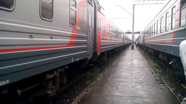 Станция Россошь отправляется поезд 88/87 Нижний-Новгород-Адлер смотреть онлайн