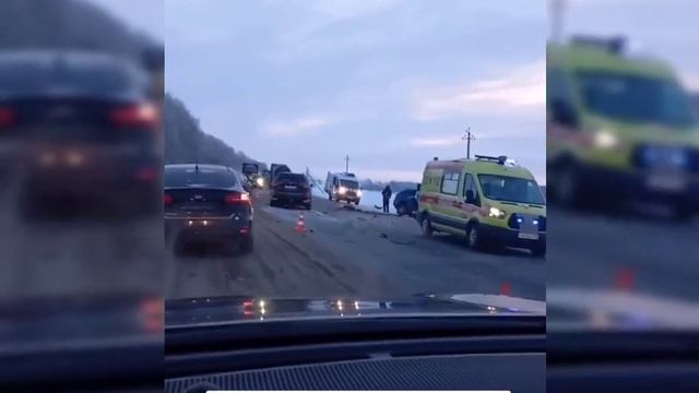 Машина под Челнами от удара вылетела в кювет смотреть онлайн