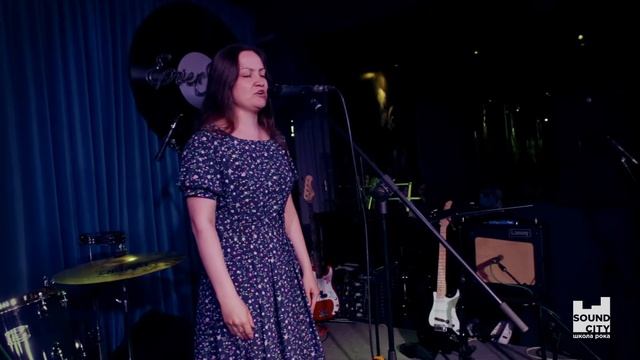 Ученица школы Sound City, Ригас Анна. Отчетный концерт школы рока Sound City 29.05.2016 смотреть онлайн