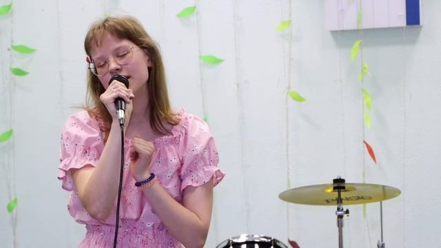Ольга Кличникова «The Feels» смотреть онлайн