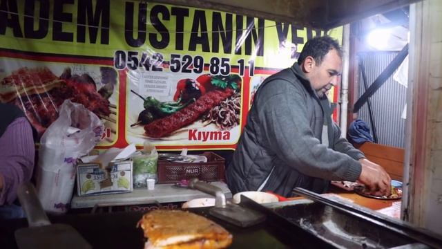 ŞİŞ KEBAP 1,5 LİRA !! AYRAN BEDAVA !! HALİME ABLA | OSMANİYE LEZZETLERİ смотреть онлайн
