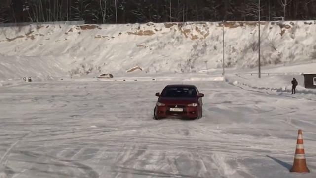 Школа безопасного вождения Exrtim Drive смотреть онлайн