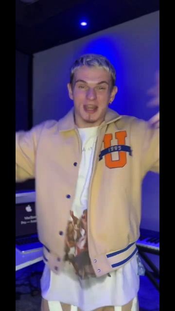 новый трек уже скоро!накидайте комментов