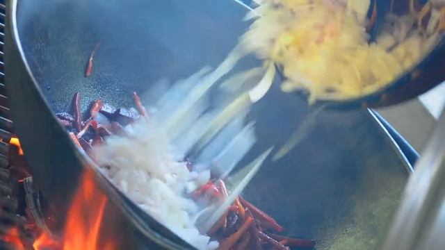 Cooking Ukrainian Borscht BBQ on Weber Master Touch #cooking #food #grill #asmr смотреть онлайн