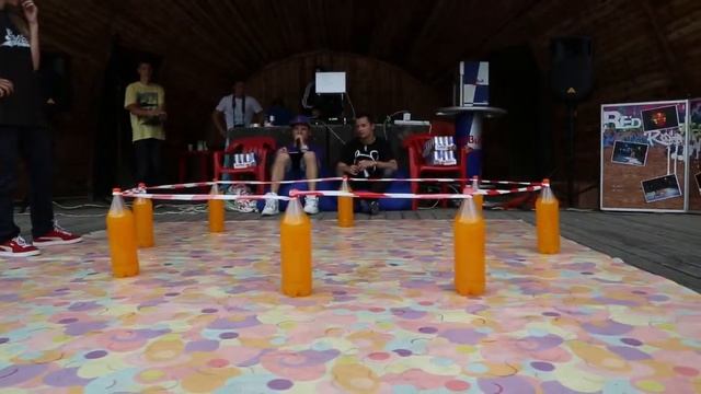 B-girl Генри -VS- Евгений Курдюмов - 1/8 Octagon - Rock'ushka Battle (2013) смотреть онлайн