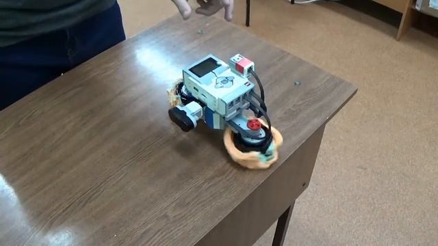 Мойщик пола на EV3 смотреть онлайн