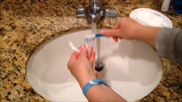 Как ухаживать за лайнерами Invisalign смотреть онлайн