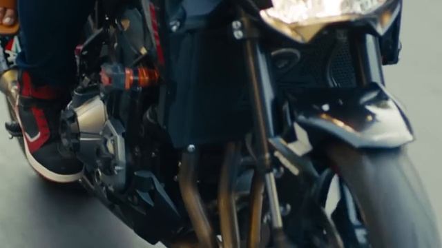 Bunnyzar - Sen tomon (Official Music Video)
🕔 03:46 смотреть онлайн