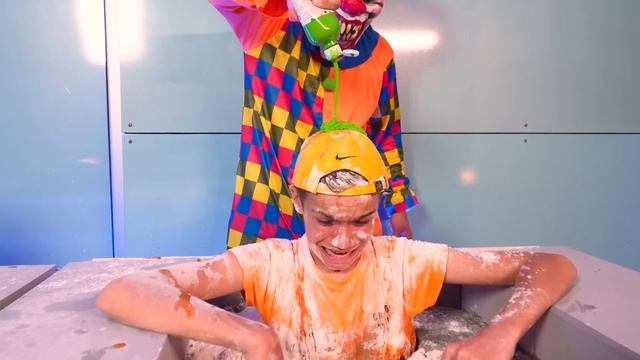 Кто Последний Вылезет Из Бетона, Получит 1000$ ! смотреть онлайн