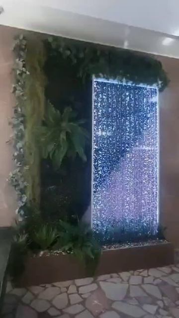 Пузырьковая панель с фоном из искусственных растений смотреть онлайн