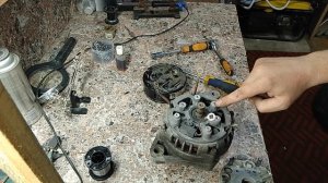 ваз 21 10 недозаряд аккумулятора выдает 13 вольт