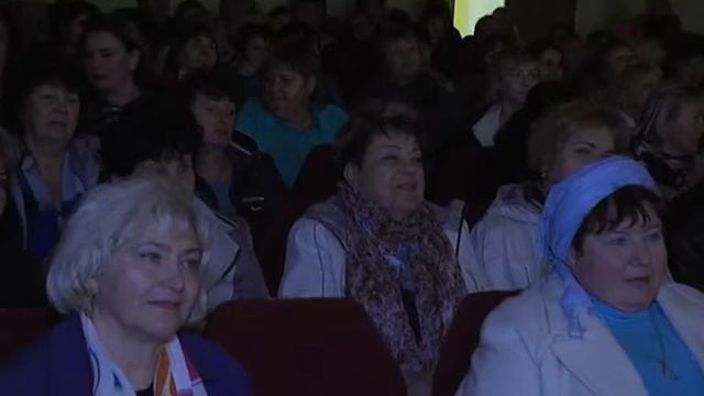 Шосткинських педагогів привітали артисти театру Щепкіна СЮЖЕТ 04 10 19 смотреть онлайн
