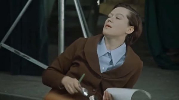 Походка от бедра (Служебный роман)