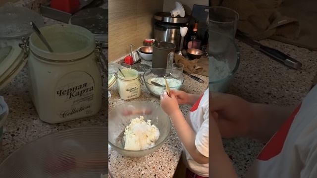 Готовим булочки с изюмом смотреть онлайн