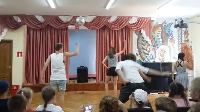 Maroon 5 - Animals (russian versian) смотреть онлайн