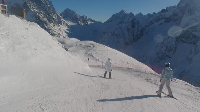 Домбай 2025 Трасса Сулахат после обеда смотреть онлайн