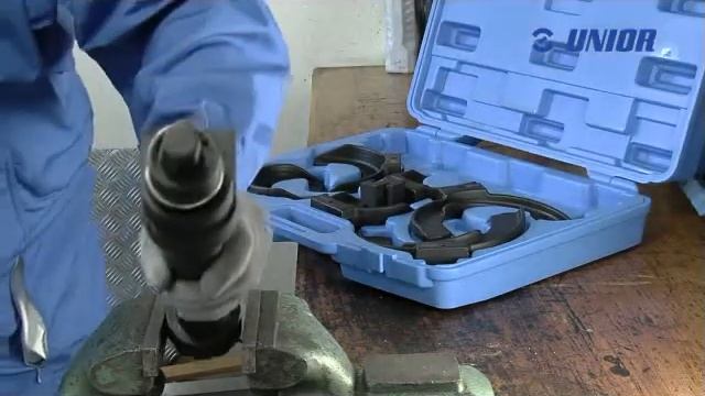 Suspension compressor for shock absorber springs - 2051 смотреть онлайн