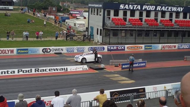 Santa pod Mini in The Park 12-08-2012 - On The Strip смотреть онлайн