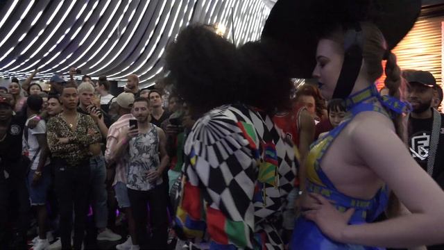 Ota Runway @ Love Out Loud W Hotels of New York Mini Ball смотреть онлайн