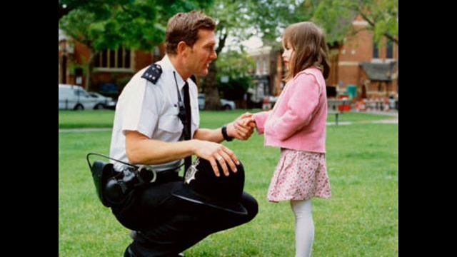 English for children. Home. Where's mummy? - She's in the bedroom. смотреть онлайн
