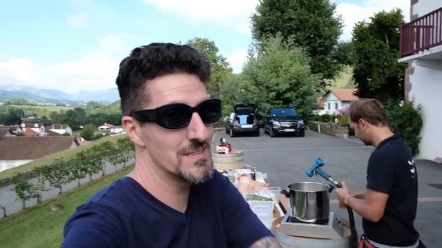 Homemade RAMEN in France - Basque Tonkotsu Ramen смотреть онлайн