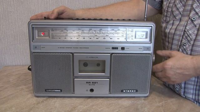Переносная магнитола Grundig RR621 смотреть онлайн