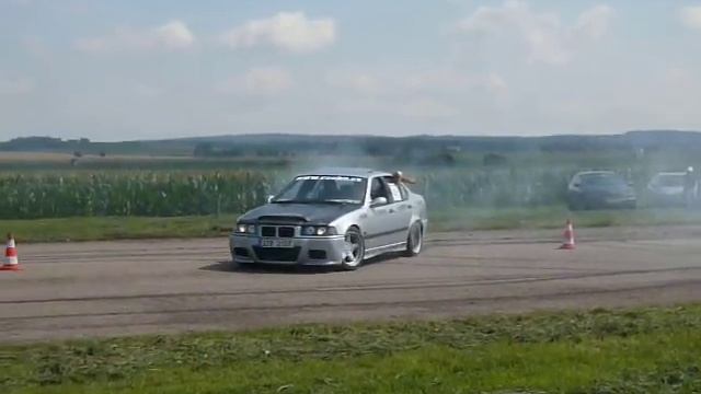 BMW M3 e36 sedan смотреть онлайн