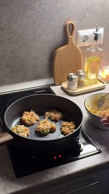 Рецепт в профиле! Нежнейшие рубленые котлеты из индейки с сыром 🍴#ужин #рецепт смотреть онлайн