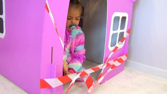 Яна как малыш хочет играть с Алисой смотреть онлайн