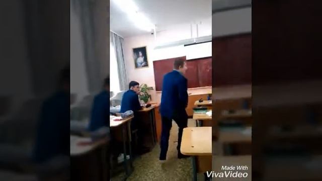 Типичный день школьника / .....вы обязаны посмотреть это смотреть онлайн