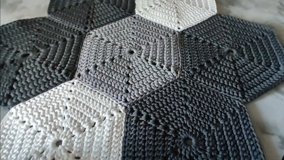 Изделия из полиэфирного шнура крючком