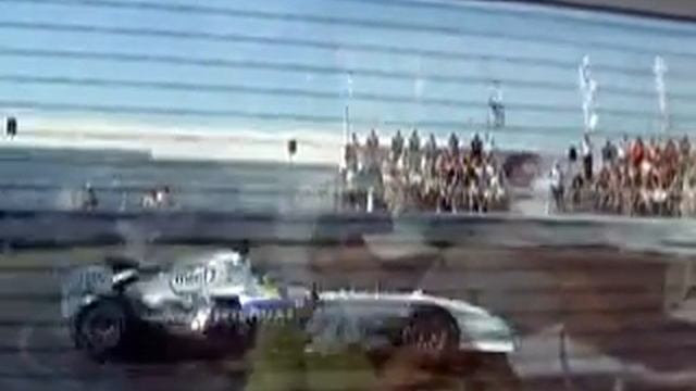 British GP 2006 - BMW Sauber Pit Lane Park demonstration (Upload from Google Video) смотреть онлайн