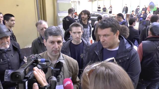 Надоедливый день смотреть онлайн