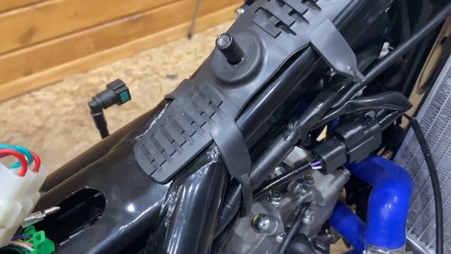 Качественная сборка Инжекторного AVANTIS ENDURO 300 PRO EFI часть 2 смотреть онлайн