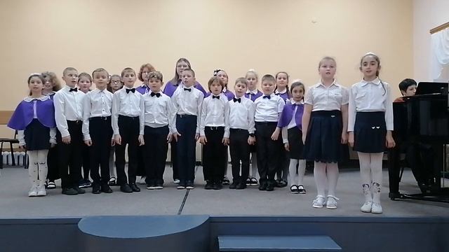 Хор младших классов. Солисты: Мосоян Маргарита и Чурсина Евгения смотреть онлайн