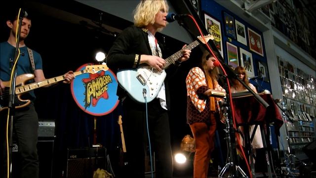 Connan Mockasin "Forever Dolphin Love" LIVE at Amoeba (Los Angeles) 1.17.14 смотреть онлайн