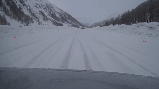 Nuovo BMW X6: il Test Drive sulla Neve del Maxisuv Tedesco смотреть онлайн