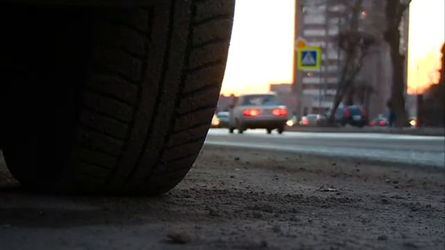78-летний пенсионер попал под колеса авто в Череповце смотреть онлайн