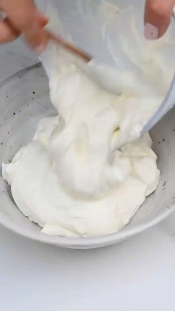 I made this authentic Greek tzatziki #viralfood #trending #shorts смотреть онлайн