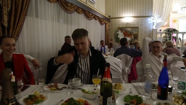 ЛУЧШИЙ СВАДЕБНЫЙ АУКЦИОН ВСЕ В ШОКЕ ОТ СУММЫ ПОТРАЧЕННОЙ ГОСТЕМ НА СВАДЬБЕ смотреть онлайн